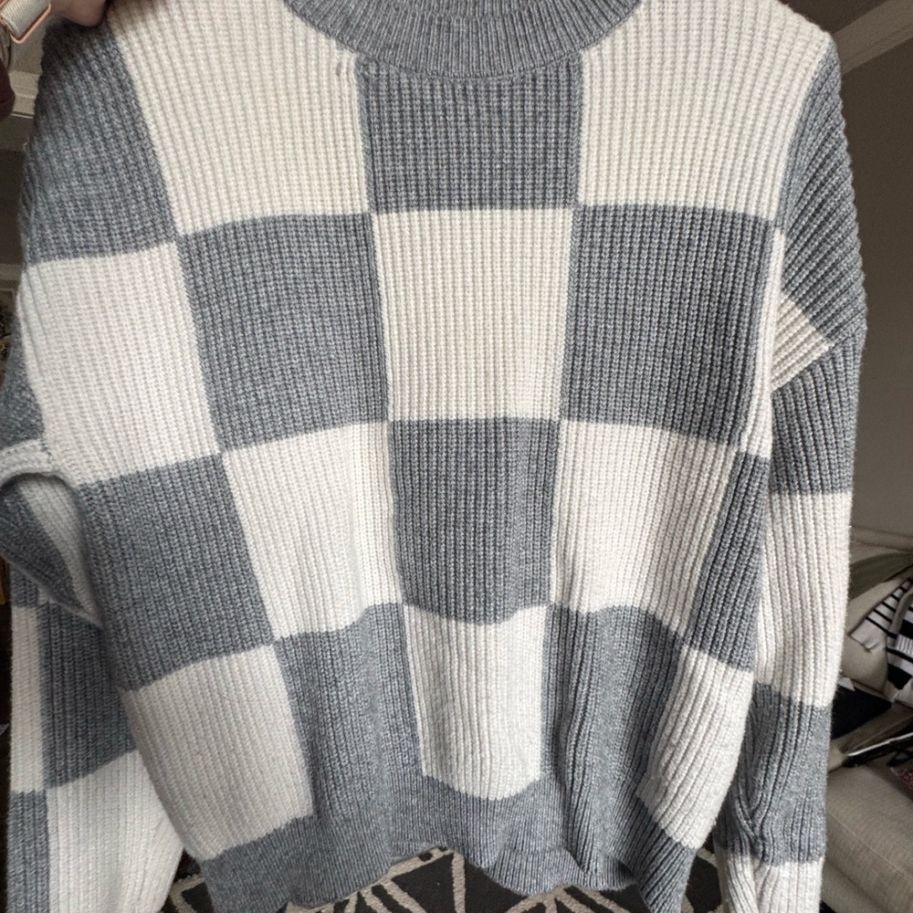 Philosophy Gray & White Checkerboard Rib Knit Sweater